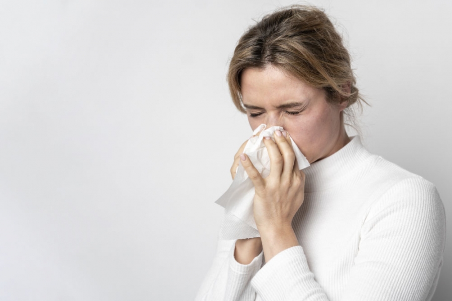 Chroń siebie i bliskich przed grypą! Poznaj sprawdzone metody wzmacniania odporności.